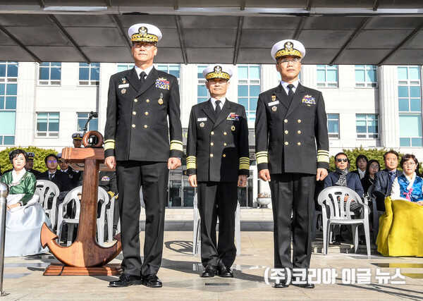 월천매거진 - 해군참모총장 주관 제29대 이성열 중장ㆍ제30대 김성학 소장 해군교육사령관 이ㆍ취임식 진행