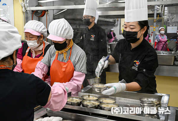 18bd3716255d7211090b6467536711c5b2d63b6e9d27a21be66d319ef9bebecc9d7d94d3f8d3fb3cbc2e710bb3a4877fceebb66aab7512926ee4c502a10dea6a