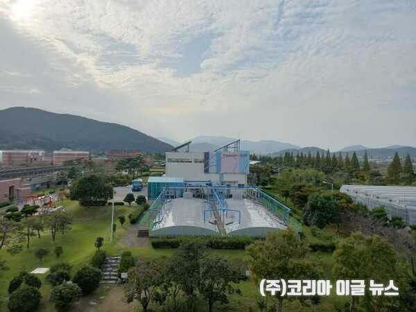 246c72418ce76f3583015f70c07d99b72a68369844ced5fd34b0daacfdb673a1c00ea756b8145eaddc8b0023049a1bff3eb8a64189e57a47ebfd61a267423b1e