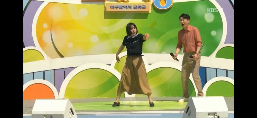 295e0773c572aea21655cc08a7b4f242d7e08c45903f36ac969377614a17668c5fff64d36672fb1cc51c7e26bf0931f00113b126e9efeb87c32eb9a4ab5d7743