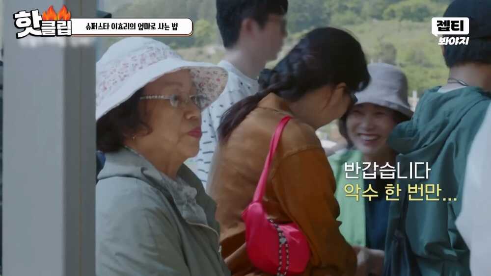 304388d95e1b1ee63cd6c0905373b7aaab4ecc42fdbe272ac68e8c55363fdc7eaa17b52e8a7bf237d89a3801c47d35585f81c5d43ab7daa801c2c44b06125dbb