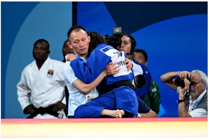 3c79cc693822ecf56ee79079e52cf9d5d642a8746de403a01cbcf14569f6358182f47eb43b925af67ff3a7d5b121f5e25a9ead38232ca10b601425d855e7cd39