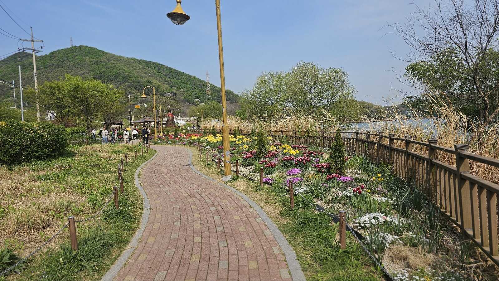 5c8a734e18dcc45776da7afe51ba32226626ebe7a81770a22fdaafb332a9511824a3b6172bb1d00e2f9db22f7738d6e1a2ce4c74e41c56aad17c922b6ff4b758