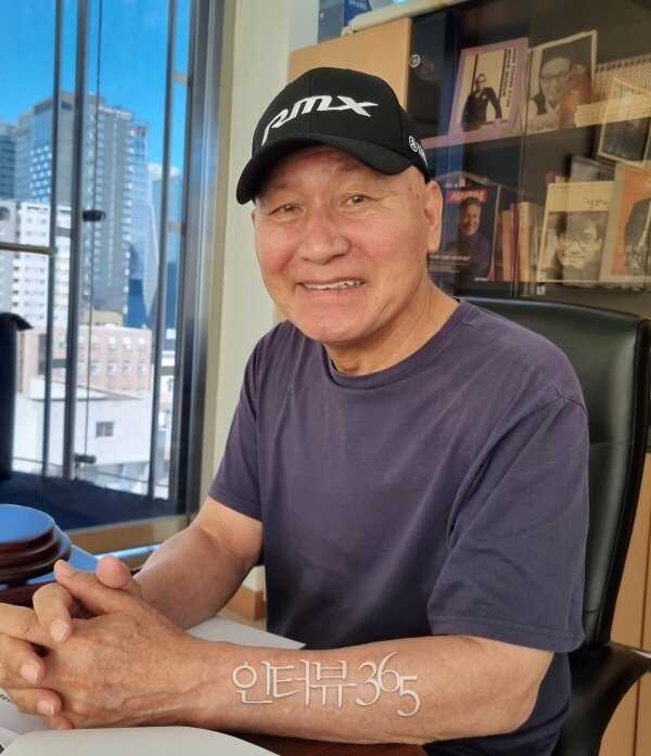 6a6afdcad64c8eec2dabd5a41378ca349c4b50c5bea606f110ed6b0a9f214e4ce69f752436ae7dadaa7c748266e88690c28fad128015aeb9b06cc28094234295