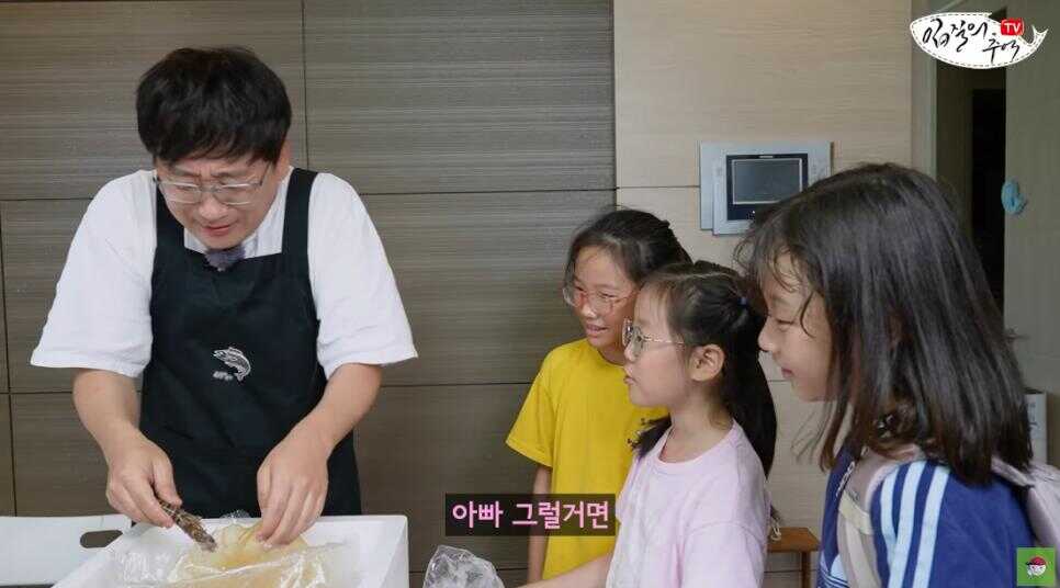 898fa0e4737d4ff33ae8f5964343d138547a8a42516c6bedb08b5c07e5a67d784ccc404dd03556547a233f87f432260be463ff81b0a87db231b33f694e36421f