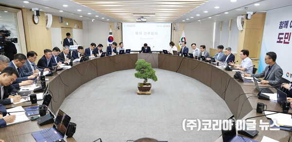 91399bcbf50a192f1e75321a9738724b4b59c87317d8f2c93629ef4c3061d55524bd70ecbf8db40871391a595ea55805b17c893d85be49a2725e8fd8d6aef2df