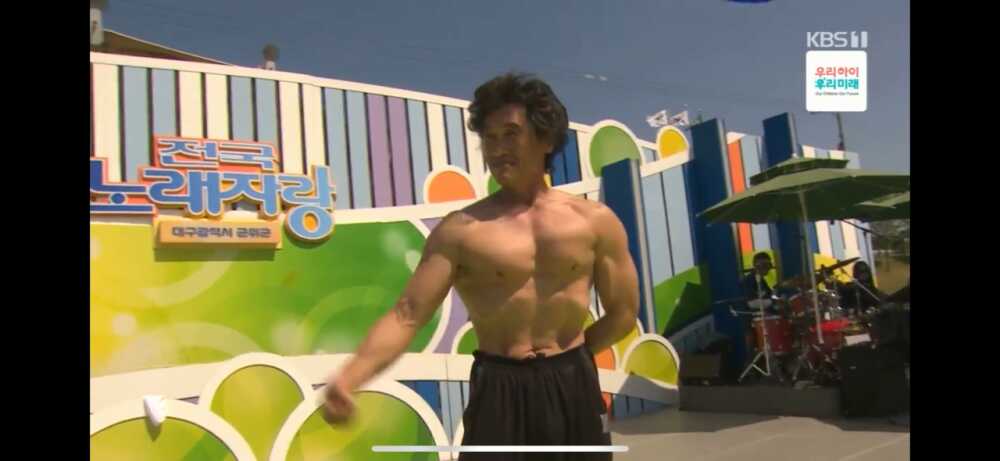 99bb6924c43f73d840c59bcf7488305dda113f2fbc4585b639b20a5e7ab9c236276629ca3a43704ffddd77c5b26e6dc3e891921e96090ce0125fcf1ef568fa25