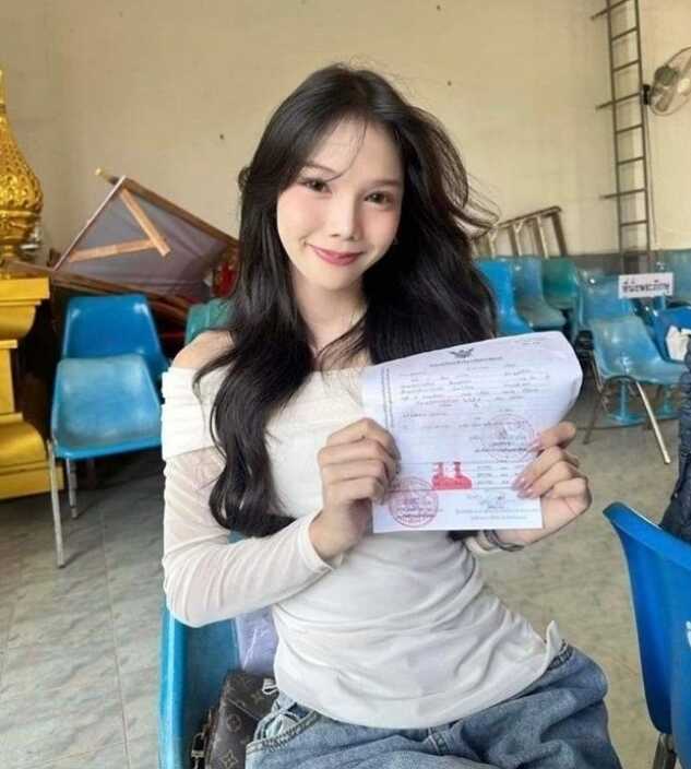 9b99441a2a23d3409b8a07b2b45b131ec928d7184302e9e812cba12092d6b00de78603c195889bb37dd379a530dbbb31b77bb383a90e0e1ede63aa67cadbfcca