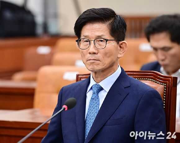 c1c17d8a63f665fff5c951a48e233a091d568c8e0d477f696895be224226fc076cdb902776073d9a56f6af2f8dcdfbcd707b1482dc411d3ec646b79df7b60084