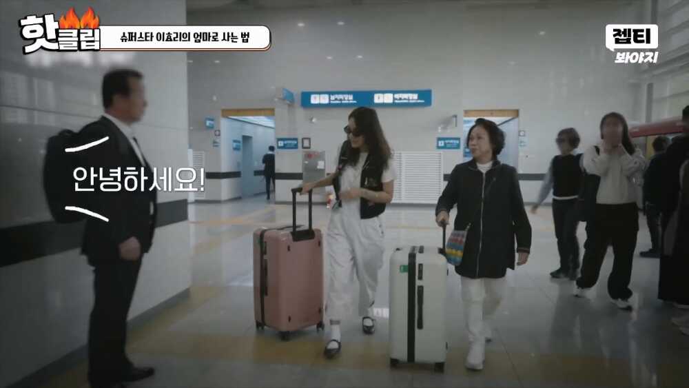 e0c3a48b5b267083af6ff429548aea404de2729bb75ab8394a571a4f949ceca623e31d6b9b7aec3424a6ad7704ebc8d258bf6ab45113e36153471e7415d3fc6a