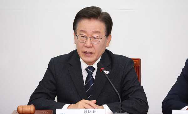 ea92efb2c1454732834fedc2f7d216b62fd745d16c25eba3a0bc63987fc72c726e3f245bd0773819bb39ac9e15d7fff8219e980cd89ac24248ca9458bc78a311