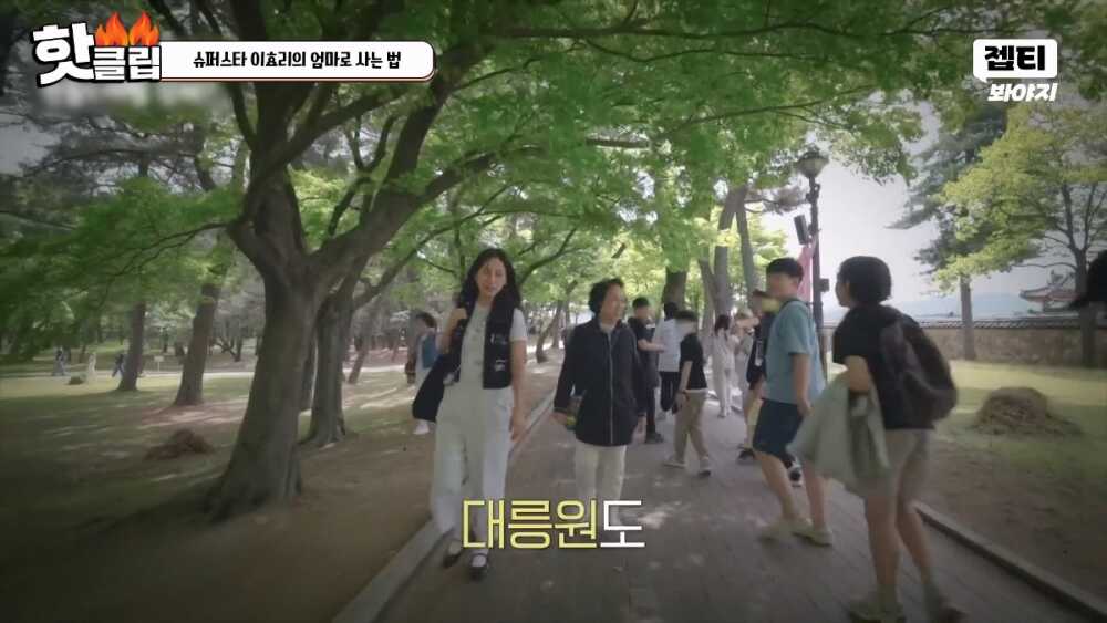 efc25a3fa42cd764030e95db9ad99bf7b3342c2b21c1f8b9441bd0a0a6d9efee8c31a2021d4eb5c6681658372ef1ab2369f208bbec6e541917ca366f91c61b82